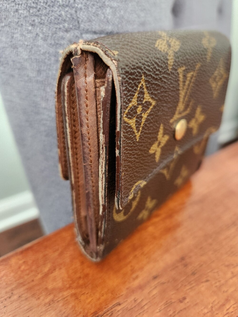 Louis Vuitton Vintage Monogram Elise Wallet - Picture 3 of 12